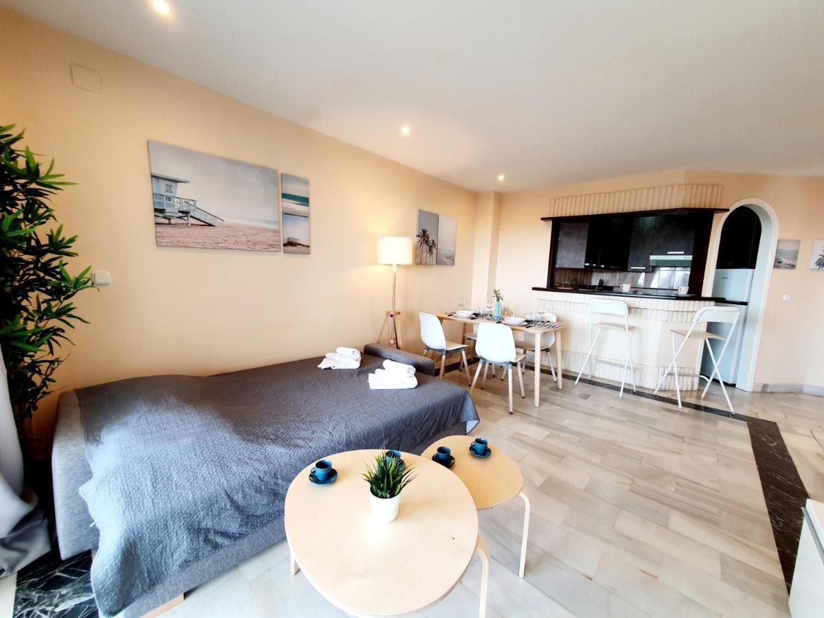 Cozy Apartment On The Beach Sitio de Calahonda Extérieur photo