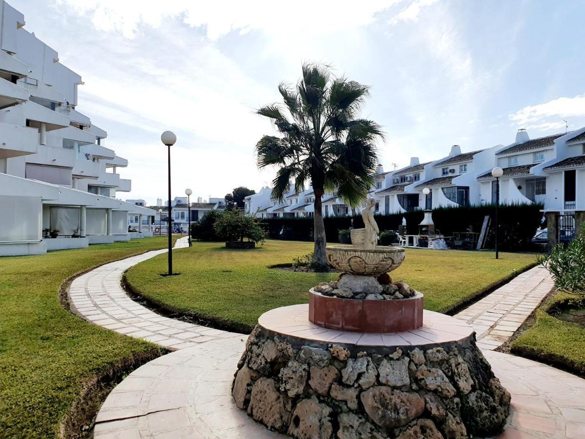 Cozy Apartment On The Beach Sitio de Calahonda Extérieur photo