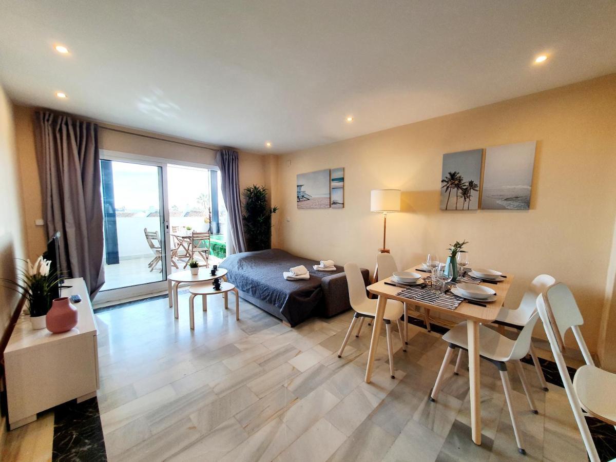 Cozy Apartment On The Beach Sitio de Calahonda Extérieur photo