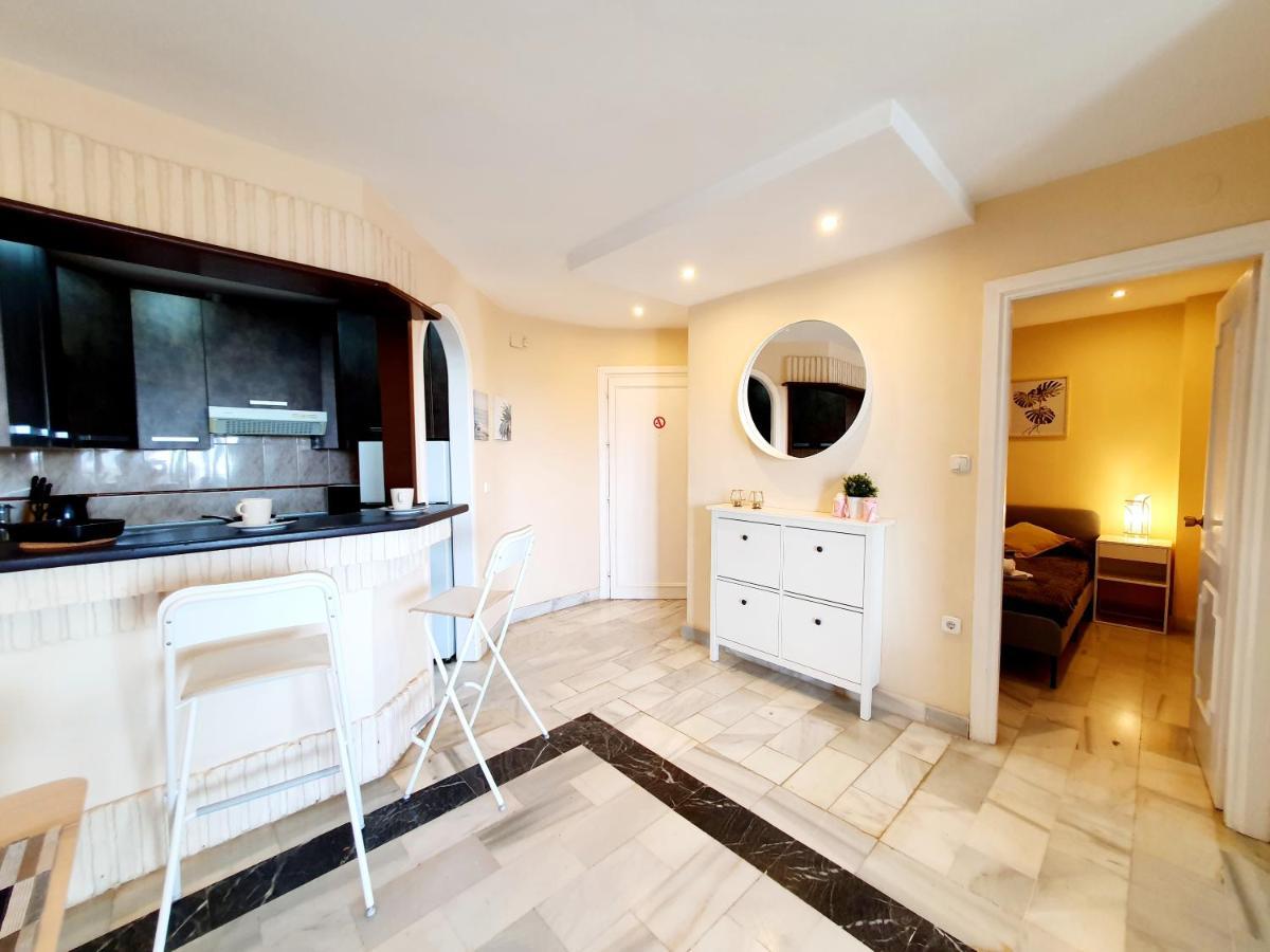 Cozy Apartment On The Beach Sitio de Calahonda Extérieur photo