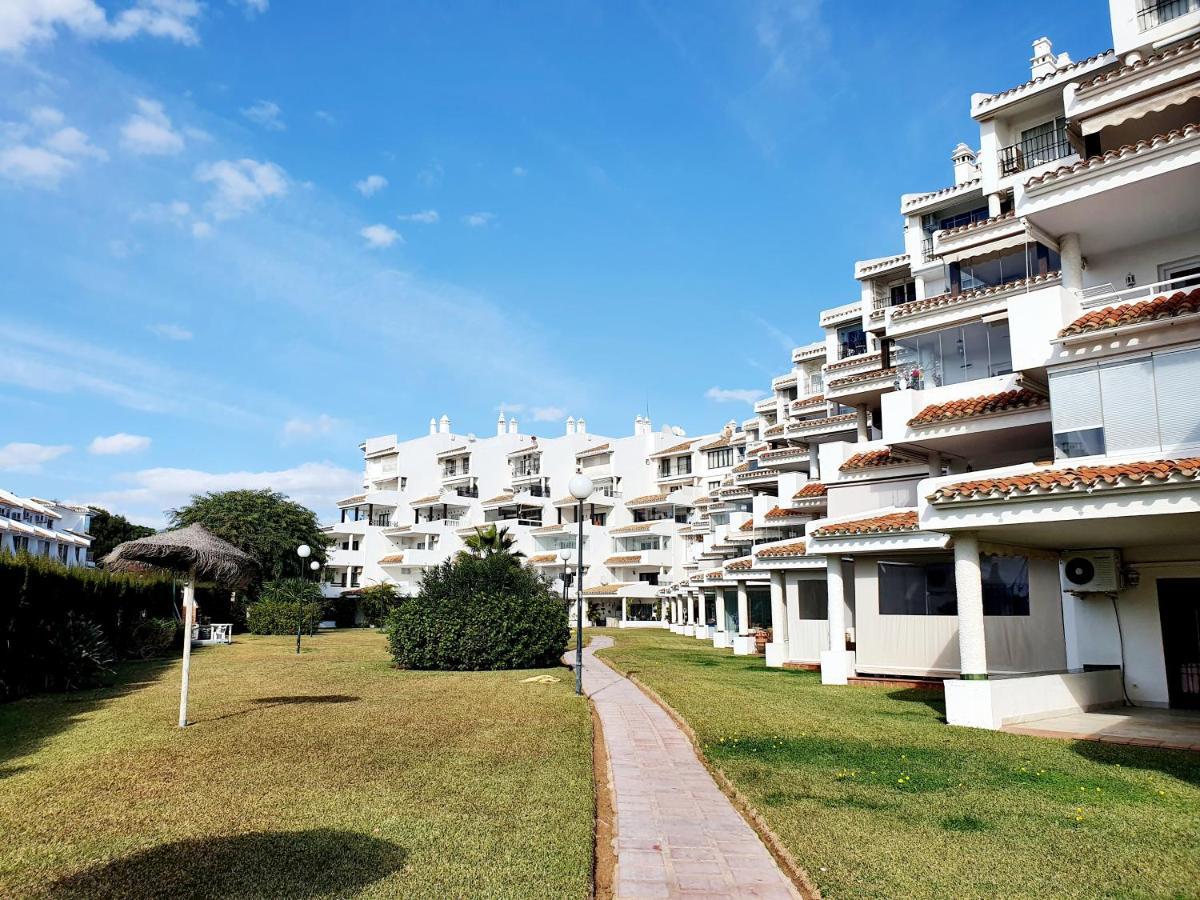 Cozy Apartment On The Beach Sitio de Calahonda Extérieur photo