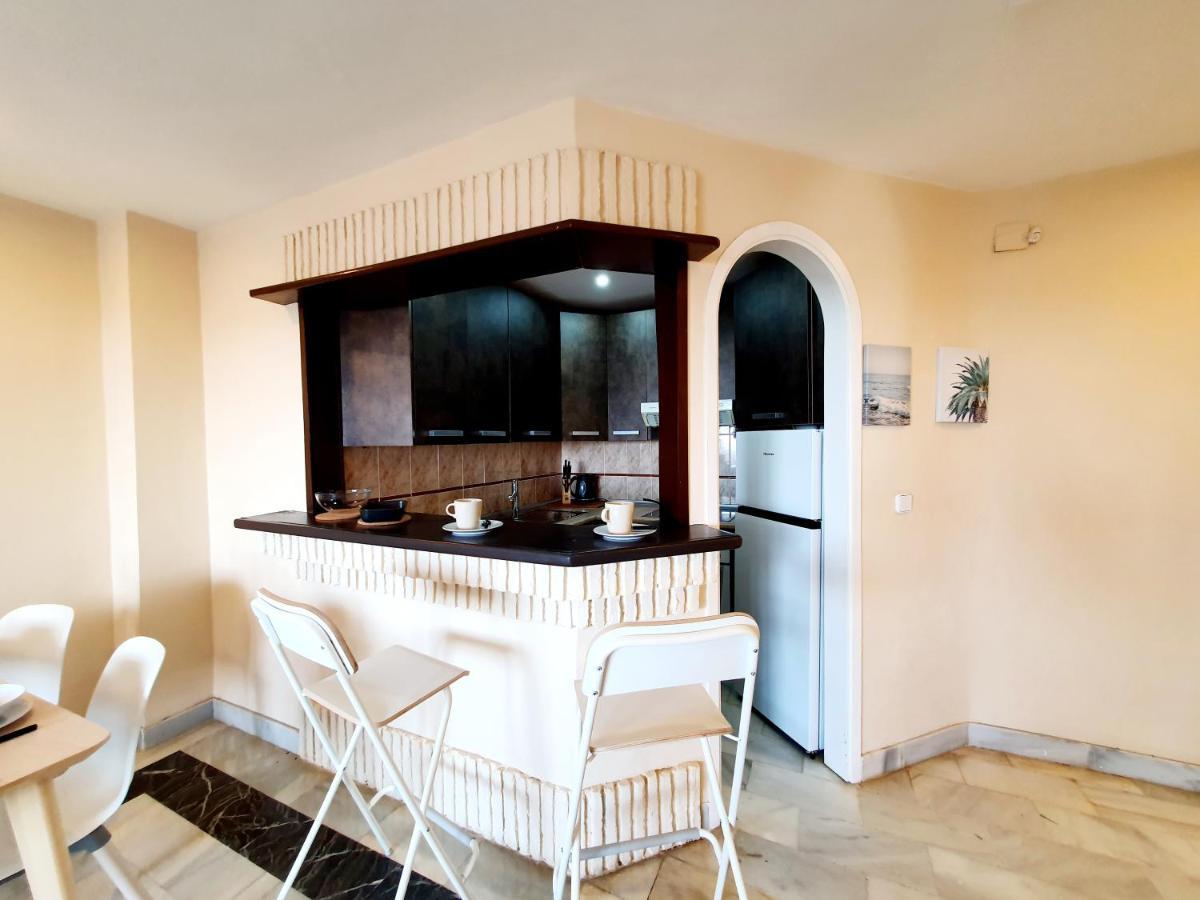 Cozy Apartment On The Beach Sitio de Calahonda Extérieur photo